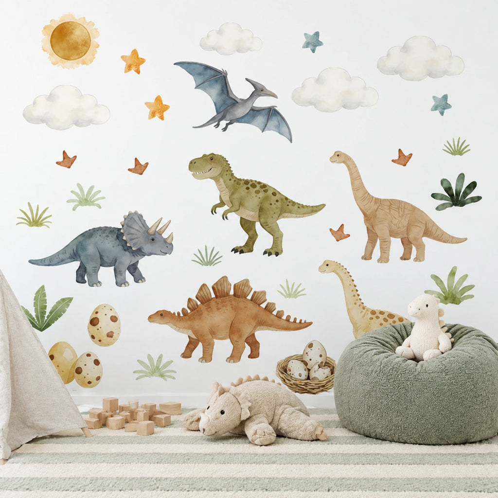 Kit de stickers dinosaures en aquarelle douce au-dessus d'un coin jeux de garçon avec pouf vert sauge et tipi en lin